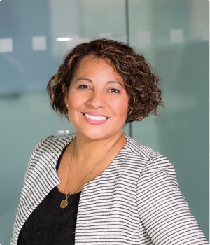 Woman Smiling At The Camera 1181686